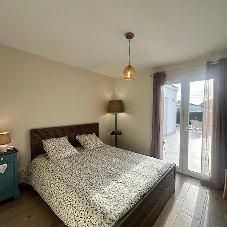 La Marine Avec Jardin, Terrasse Et Piscine * Les Mathes