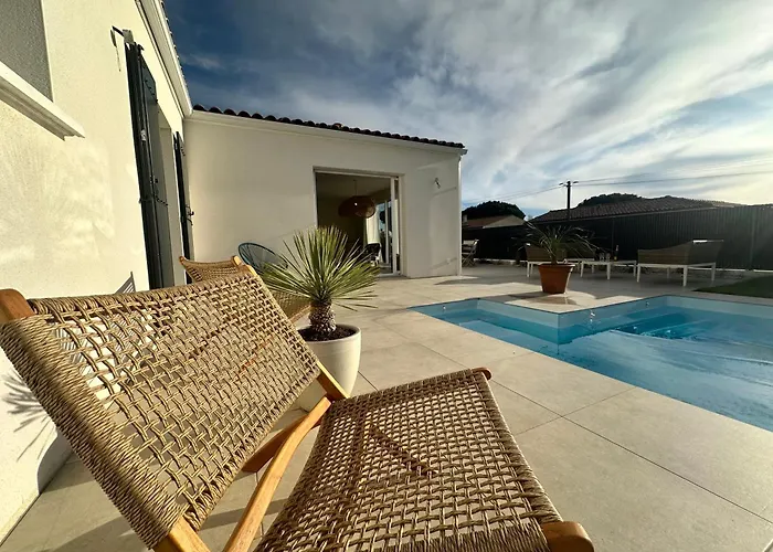 La Marine Avec Jardin, Terrasse Et Piscine Les Mathes