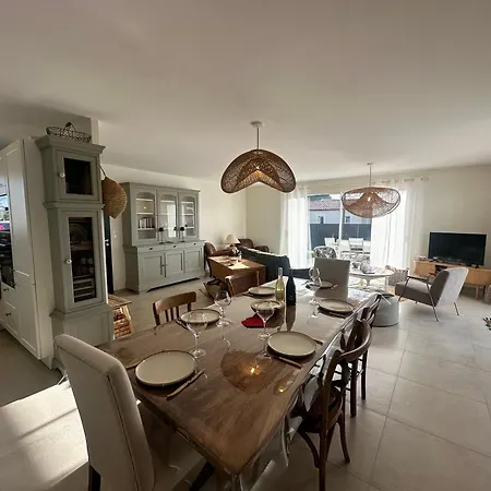 La Marine Avec Jardin, Terrasse Et Piscine