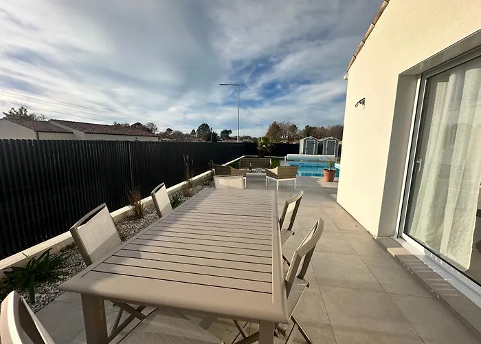 La Marine Avec Jardin, Terrasse Et Piscine Holiday home Les Mathes